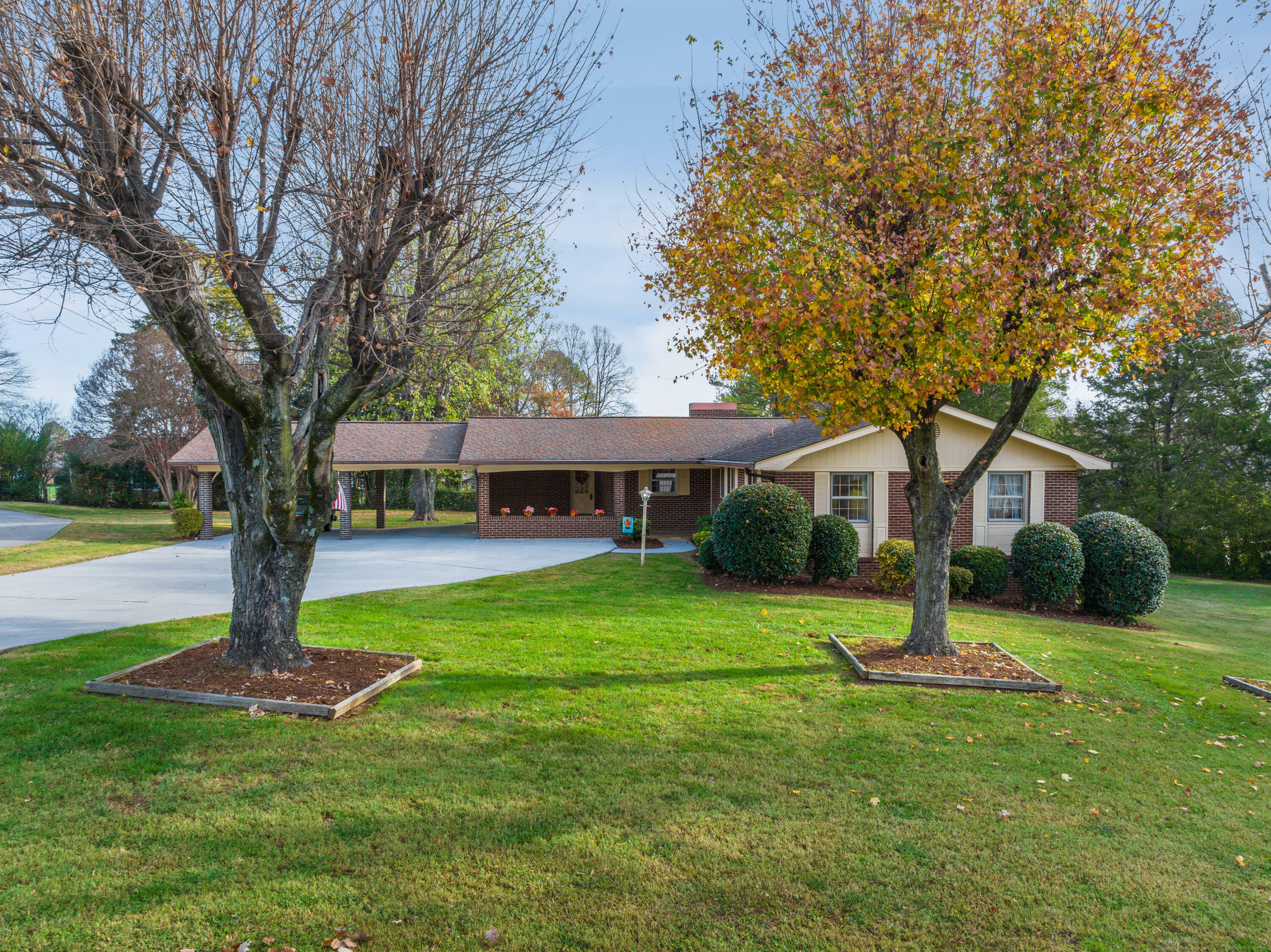 Property Photo: 910 NW Eastview Circle TN 37311