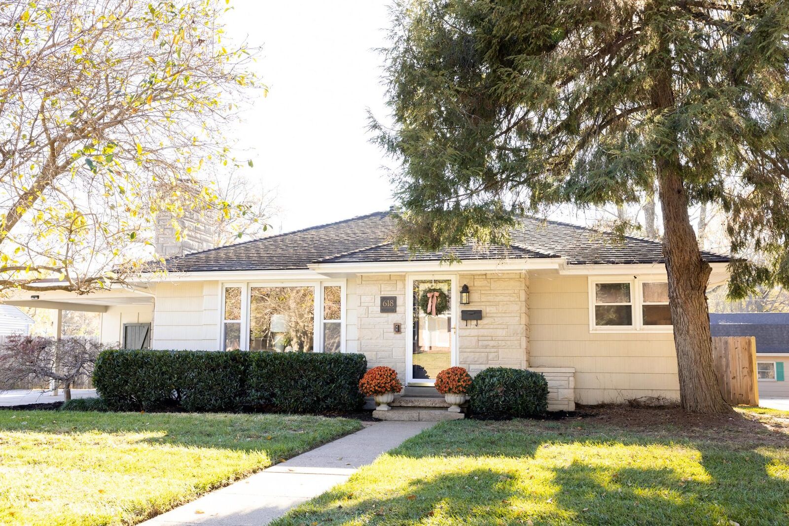 Property Photo: 618 Blue Grass Dr KY 42420