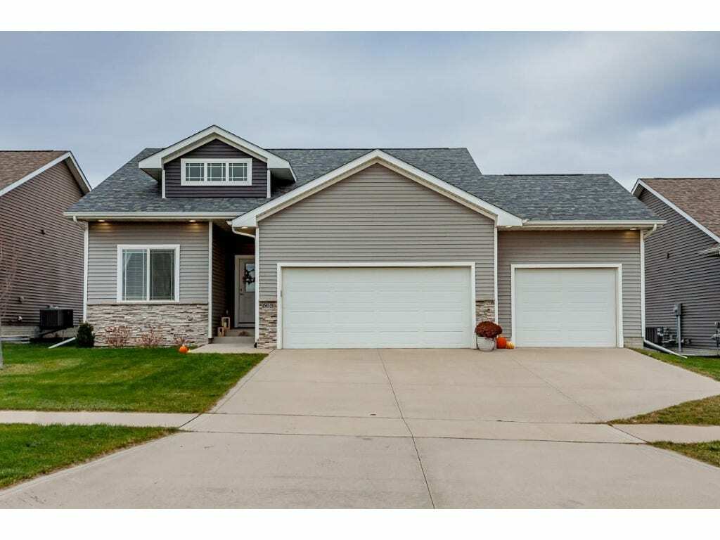 665 SE Tallgrass Lane  Waukee IA 50263 photo