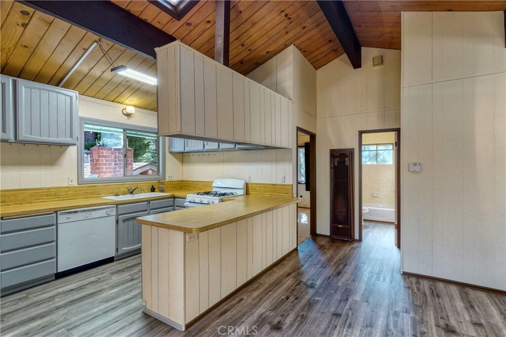 Property Photo:  26446 Forest Lane  CA 92391 