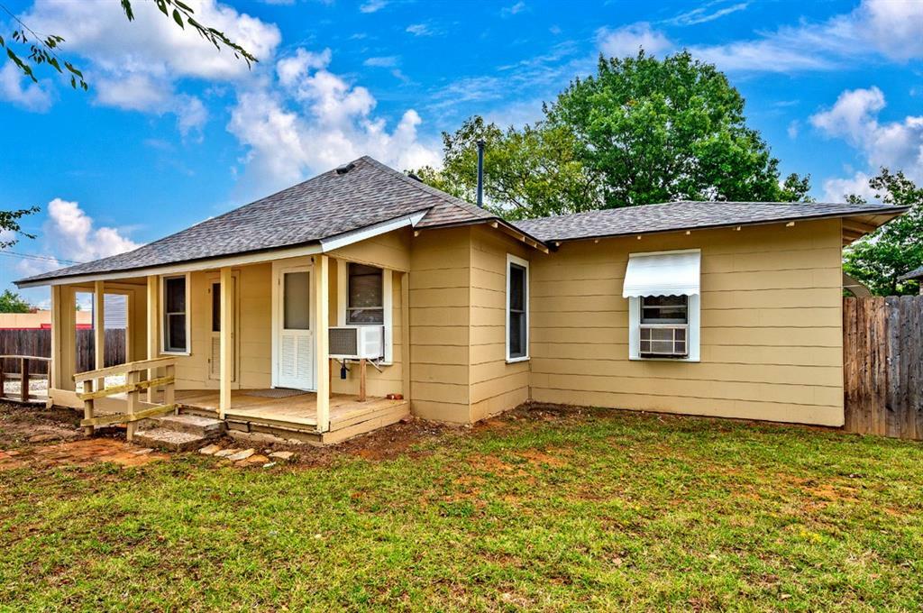 Property Photo: 101 Grayson Street TX 75076