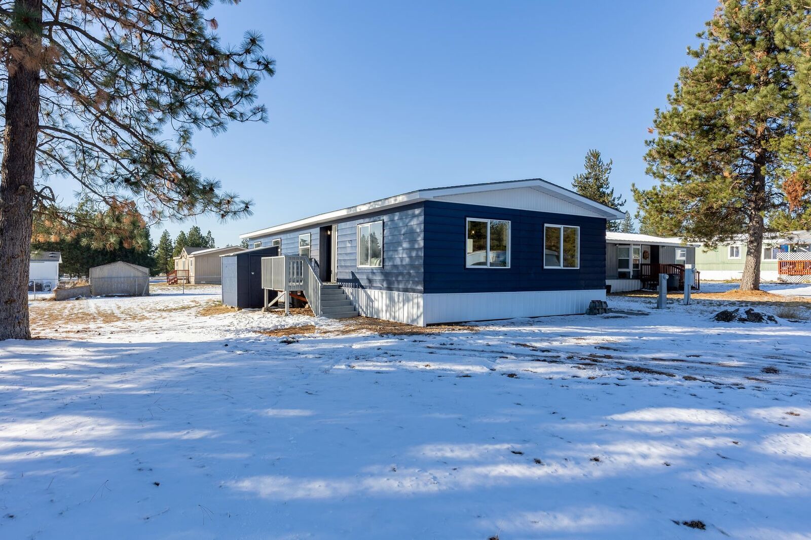 Property Photo:  40602 N Newport Hwy #27 Hwy  WA 99009 