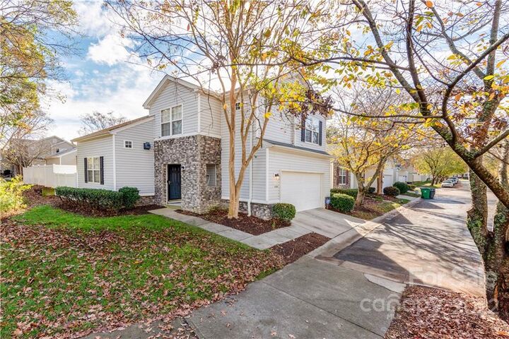 9158 Meadowmont View Drive  Charlotte NC 28269 photo