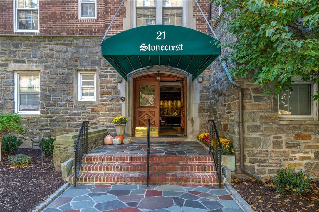 Property Photo: 21 Chatsworth Avenue 6L NY 10538
