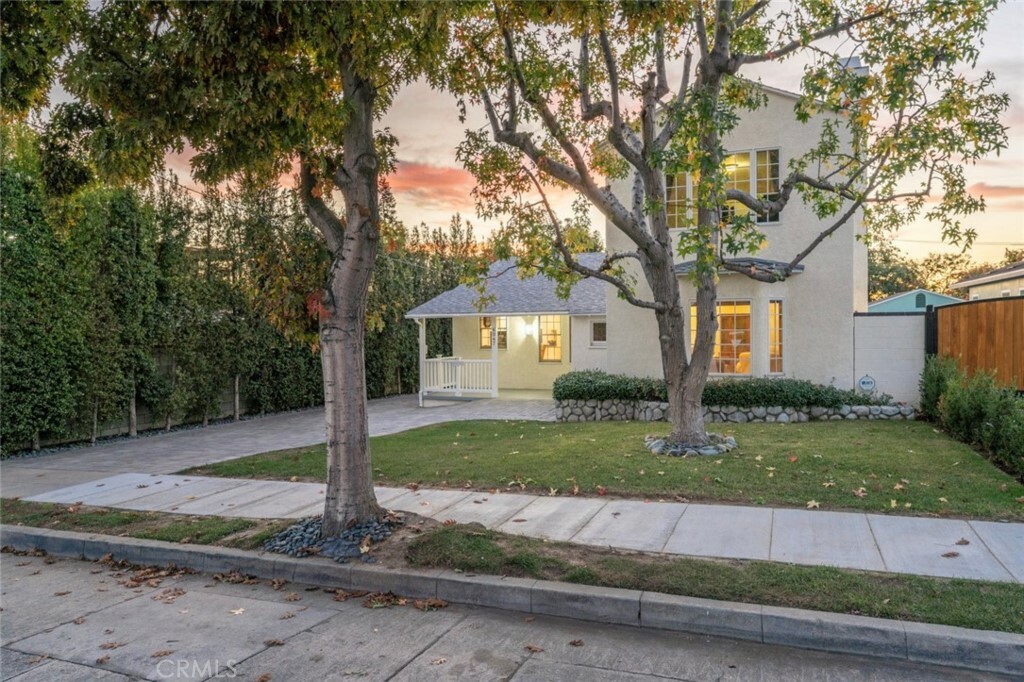 Property Photo: 6047 Hoover Avenue CA 90601