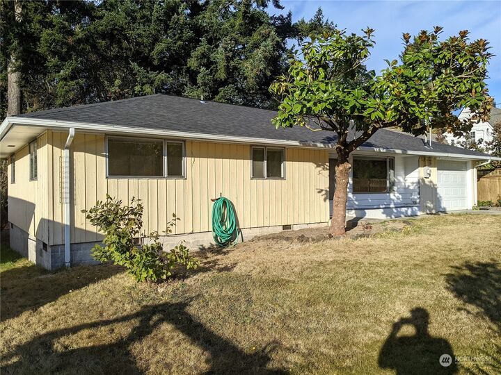 Property Photo:  1610 13th Avenue SE  WA 98501 