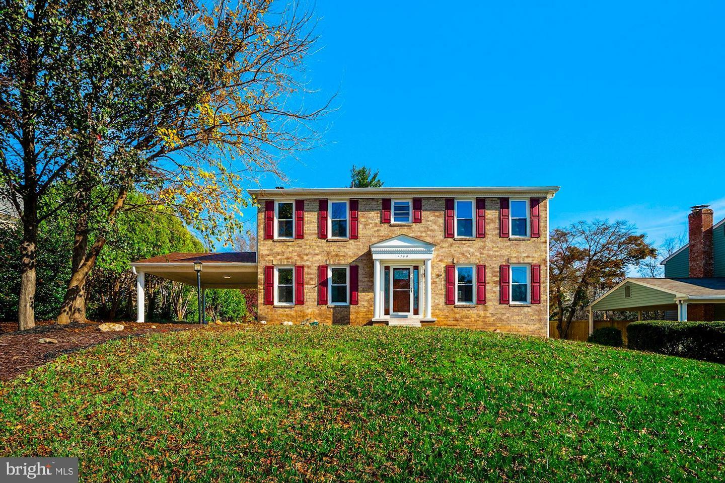 Property Photo: 1759 Creek Crossing Road VA 22182
