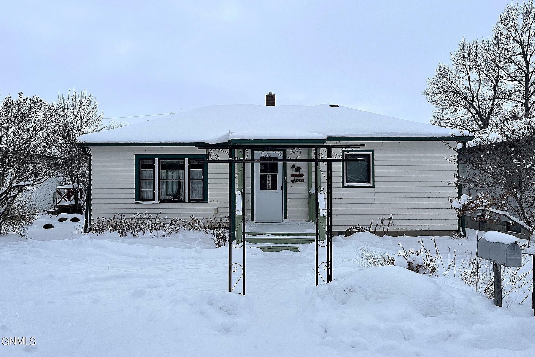 Property Photo:  203 4th Avenue NE  ND 58467 