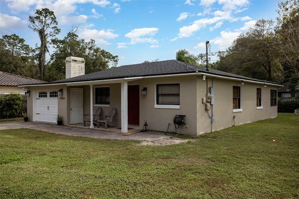 Property Photo: 31044 Oakmont Avenue FL 32776