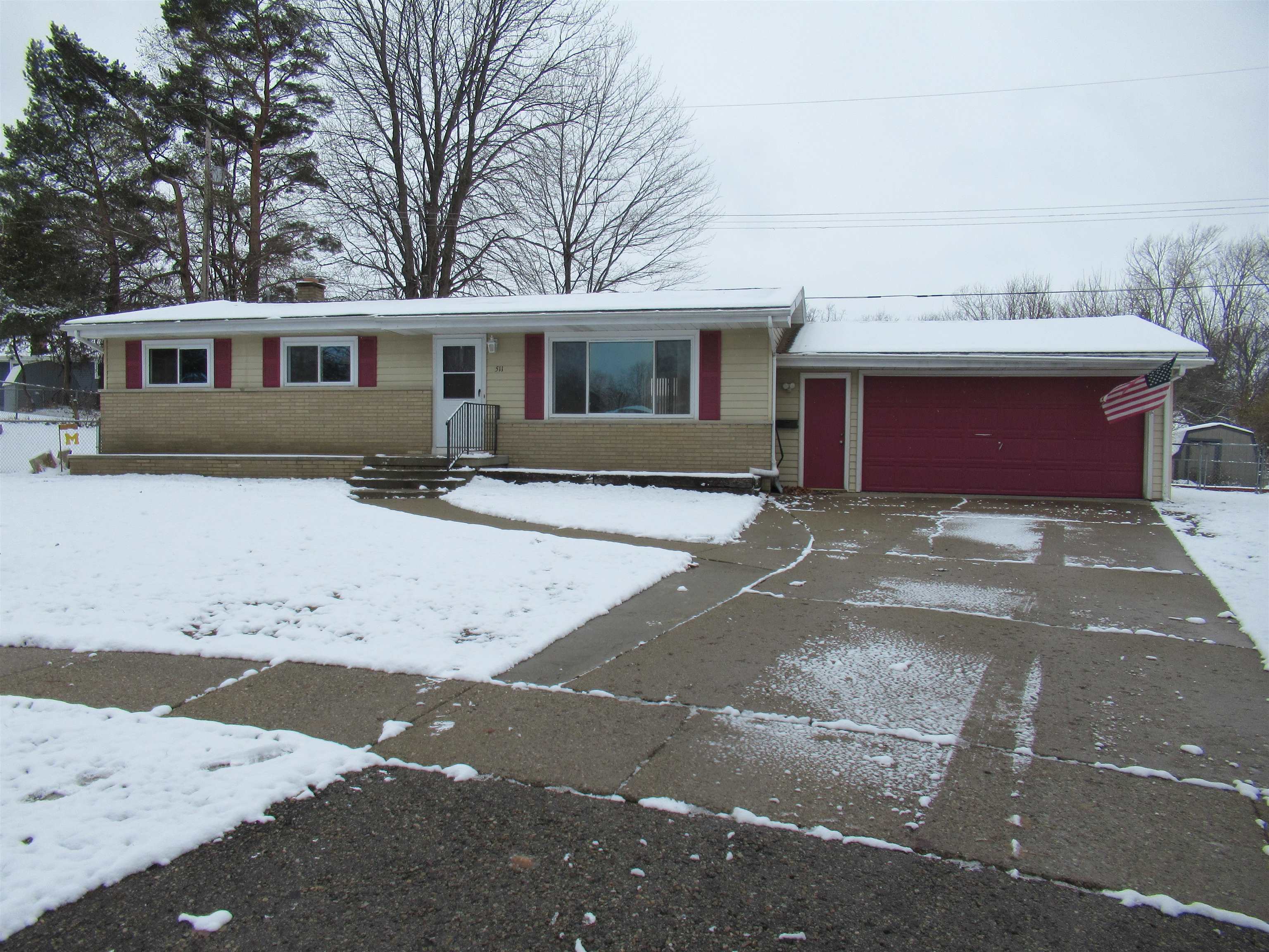 Property Photo:  511 Kim Court  MI 48433 