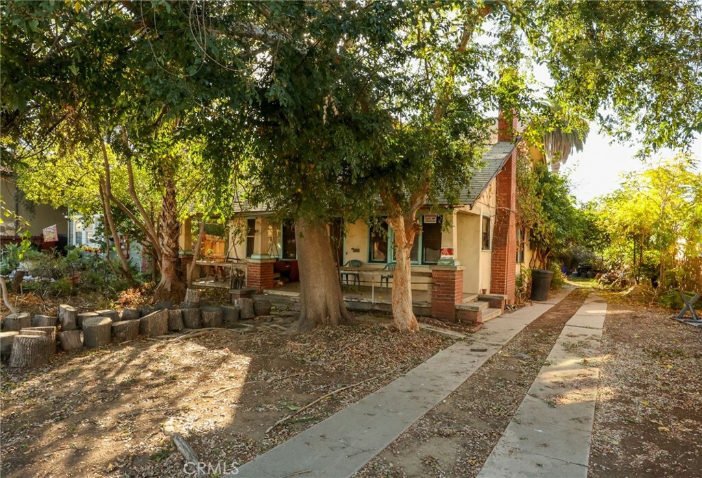 Property Photo:  270 W Dexter Street  CA 91723 