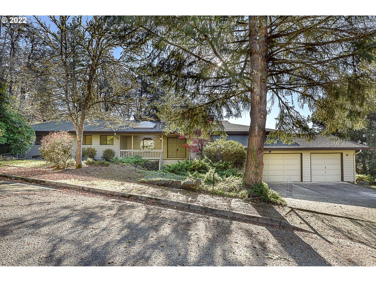 Property Photo:  2551 Moon Mountain Dr  OR 97403 