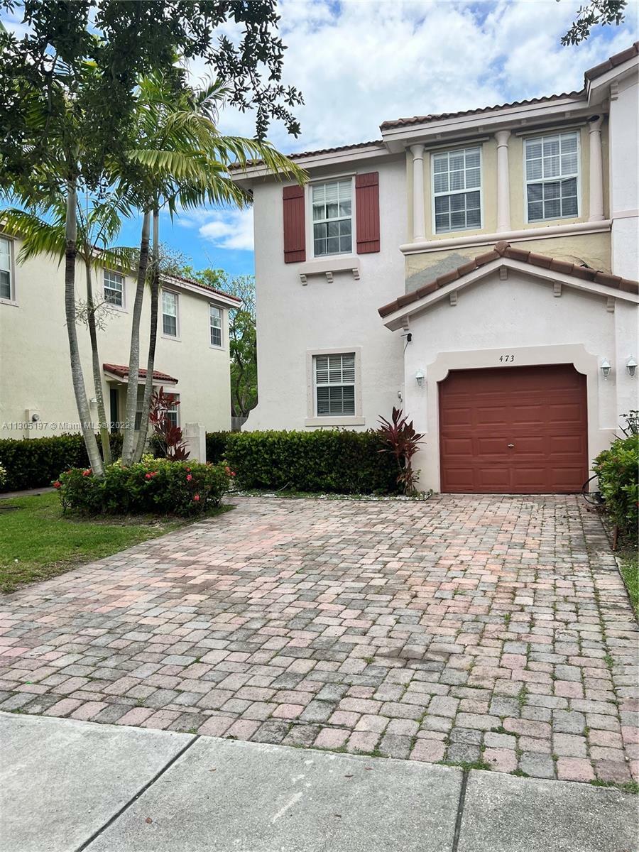 Property Photo:  473 NE 21st Ter 473  FL 33033 