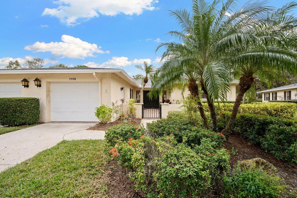 Property Photo:  7113 Fairway Bend Circle  FL 34243 