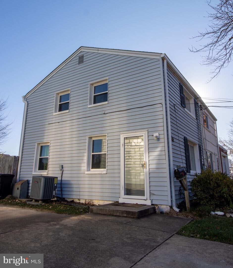 Property Photo:  5608 8th Street S  VA 22204 