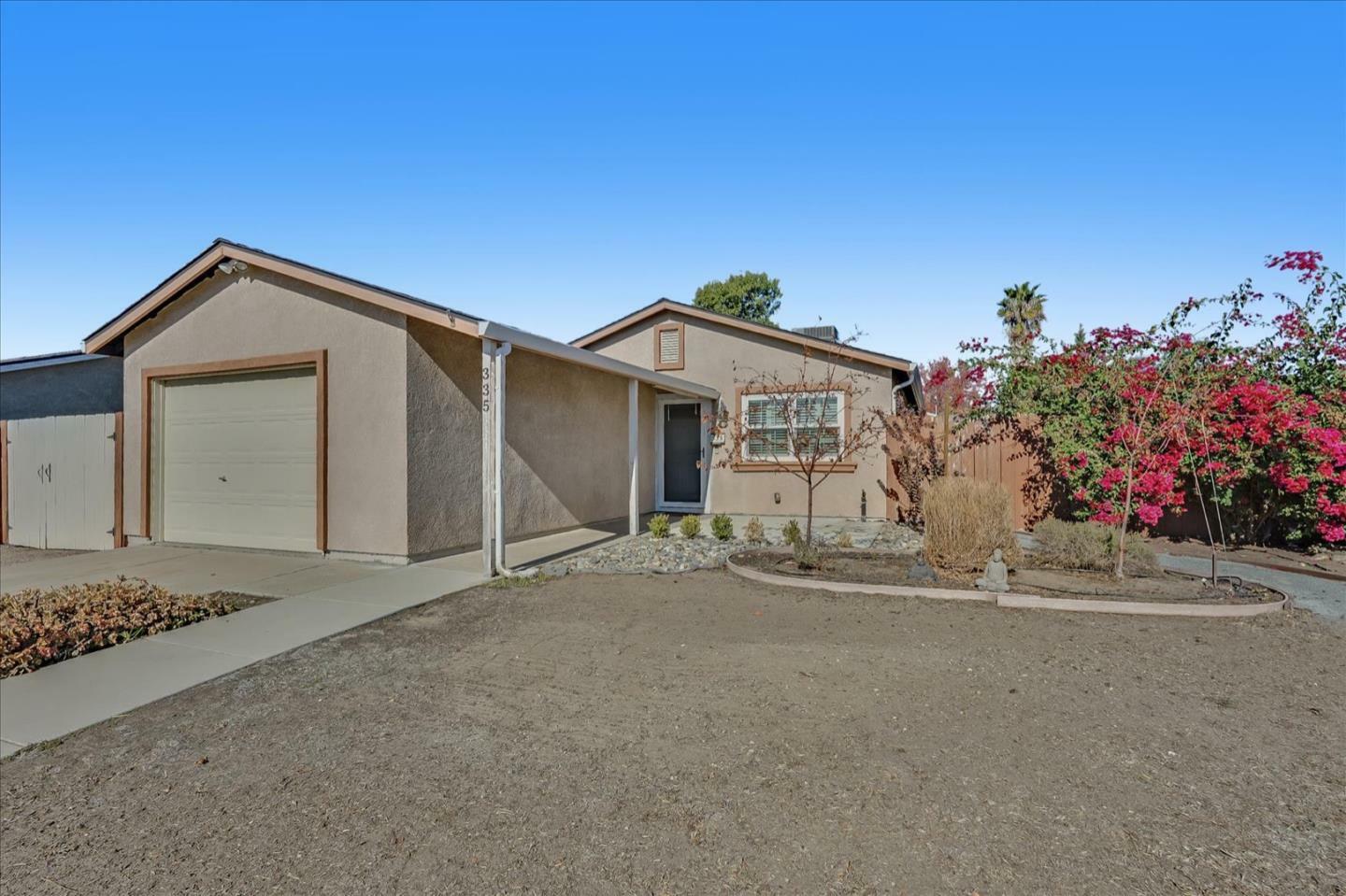 Property Photo:  335 Osage Place  CA 95330 