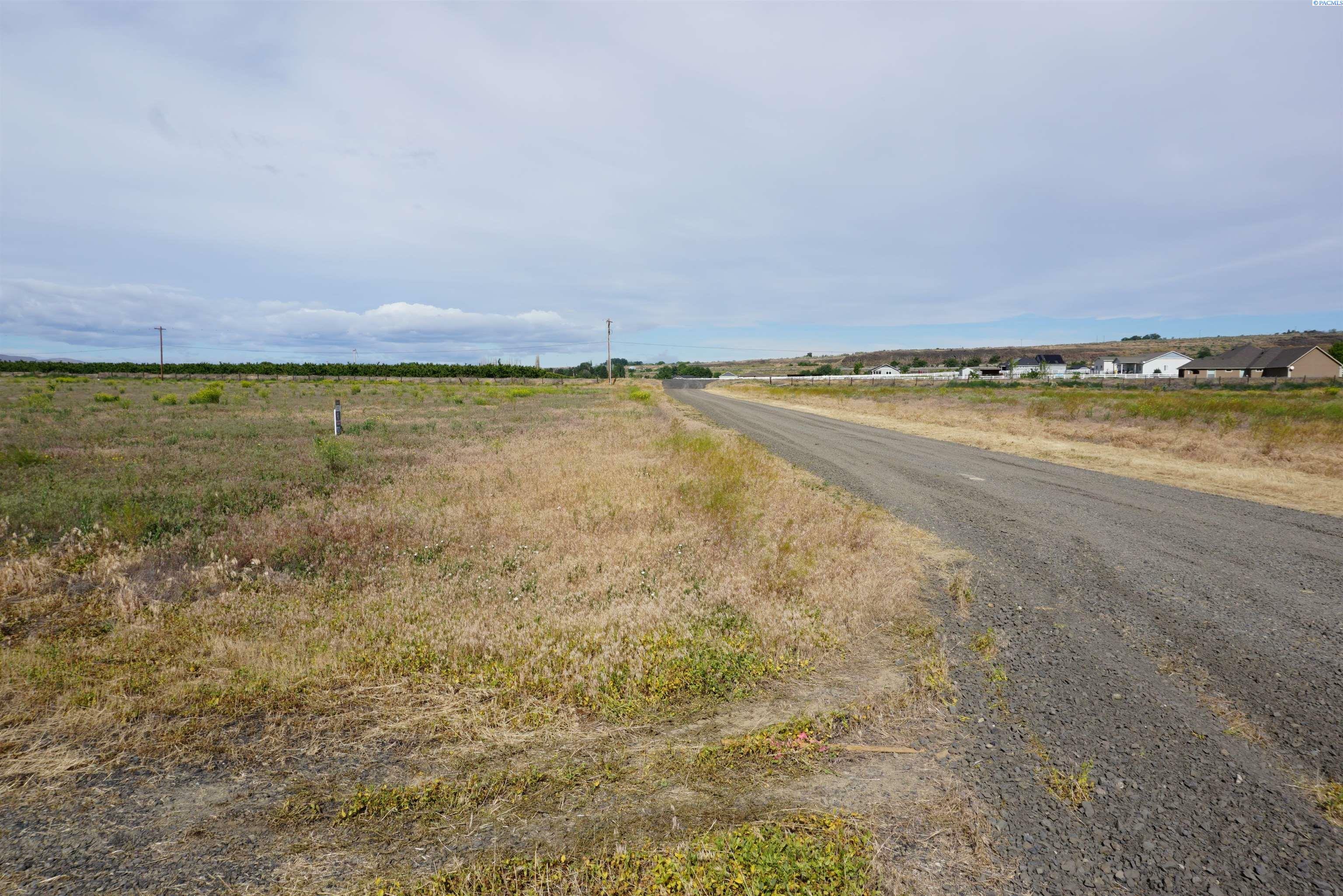 Property Photo:  1002 Nka Hansen Rd  WA 99350 