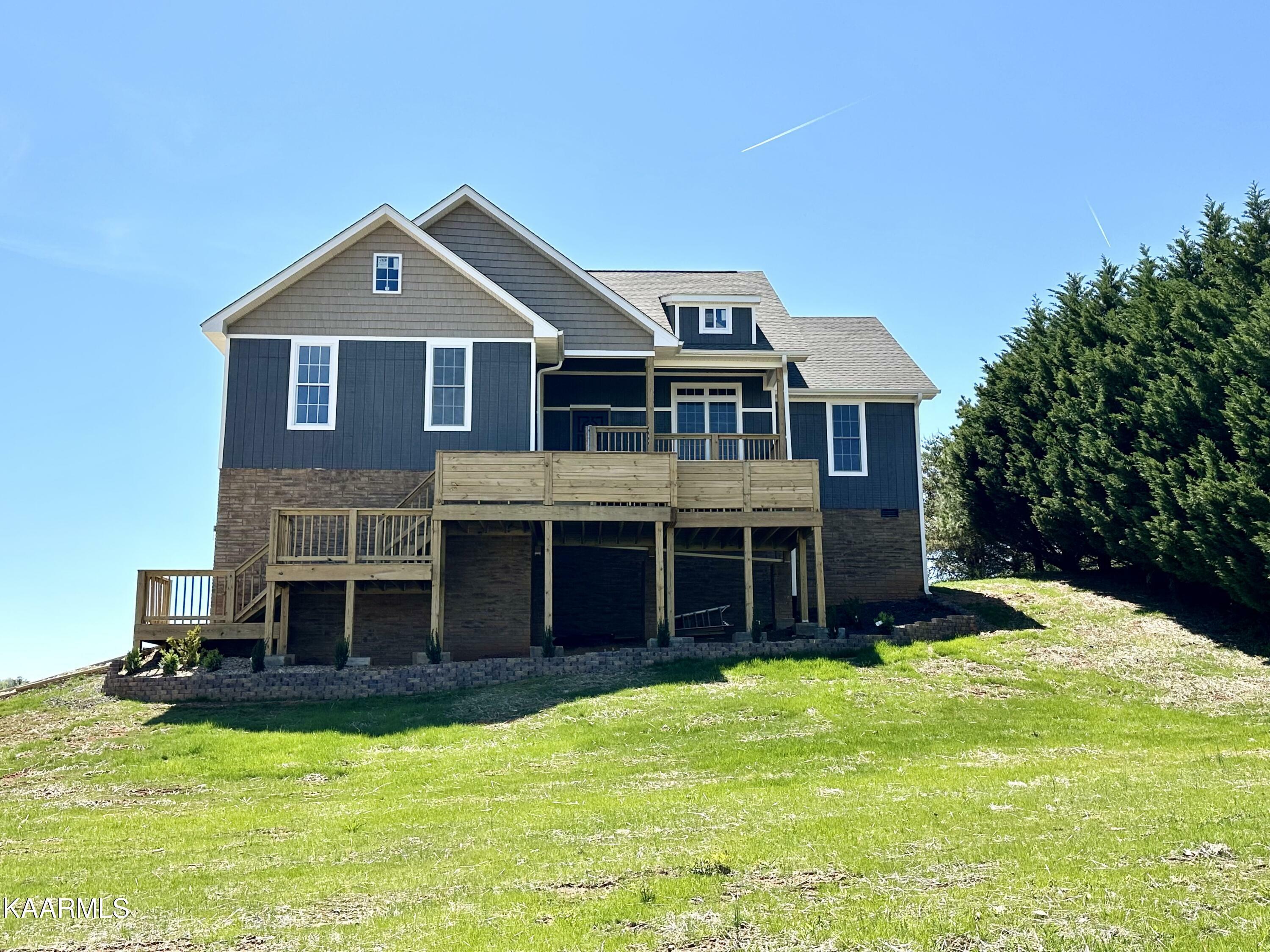 Property Photo: 717 Mountain Grove Lane TN 37865