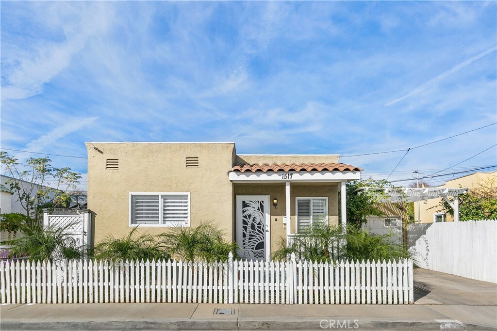 Property Photo:  1517 E Bailey Way  CA 90813 
