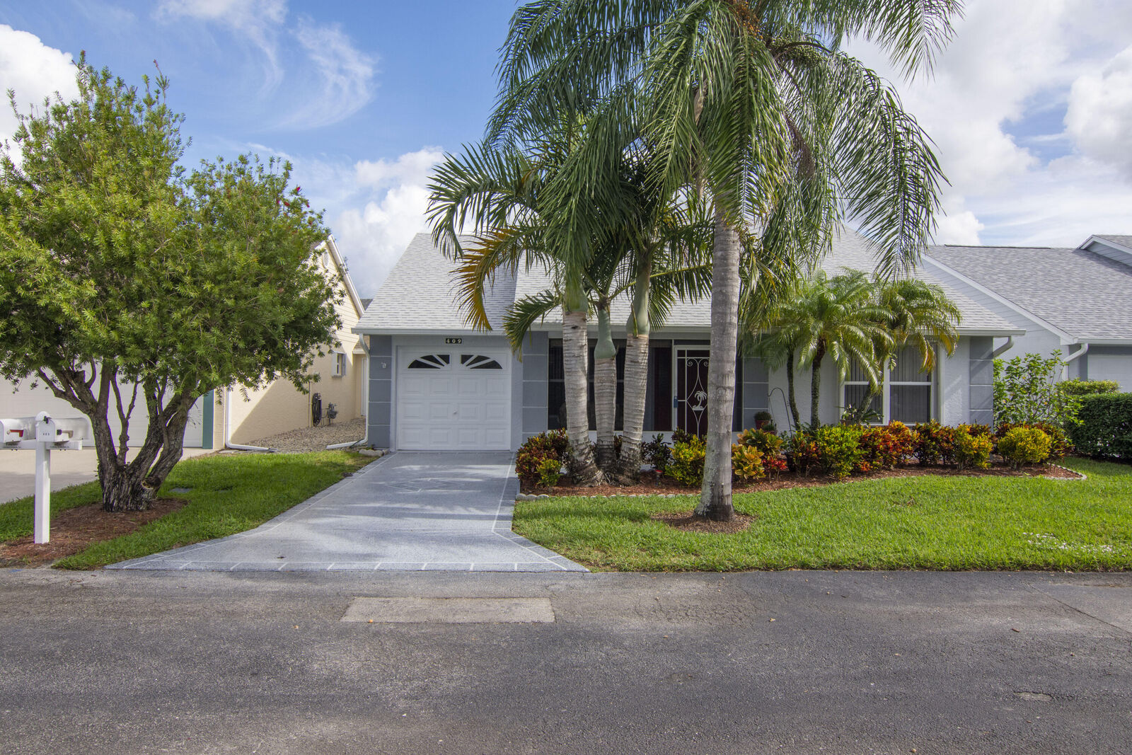 Property Photo:  409 NW Tuscany Court  FL 34986 