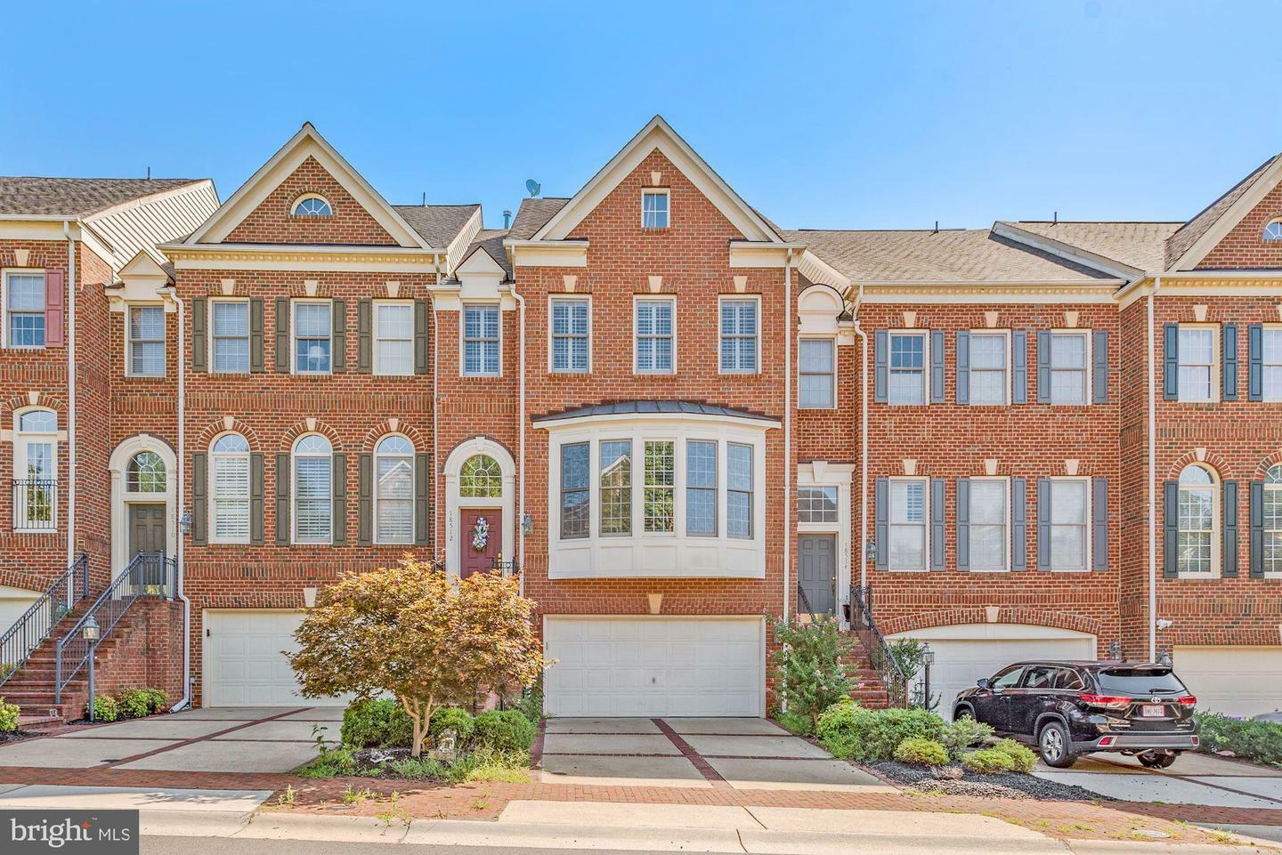 Property Photo: 18512 Perdido Bay Terrace VA 20176