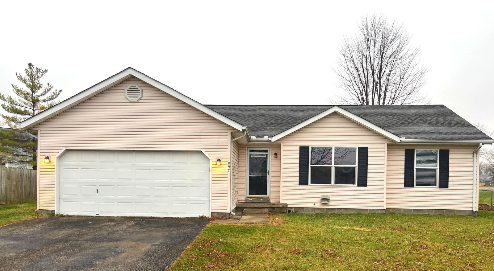 Property Photo:  1097 Sheffield Court  OH 43140 