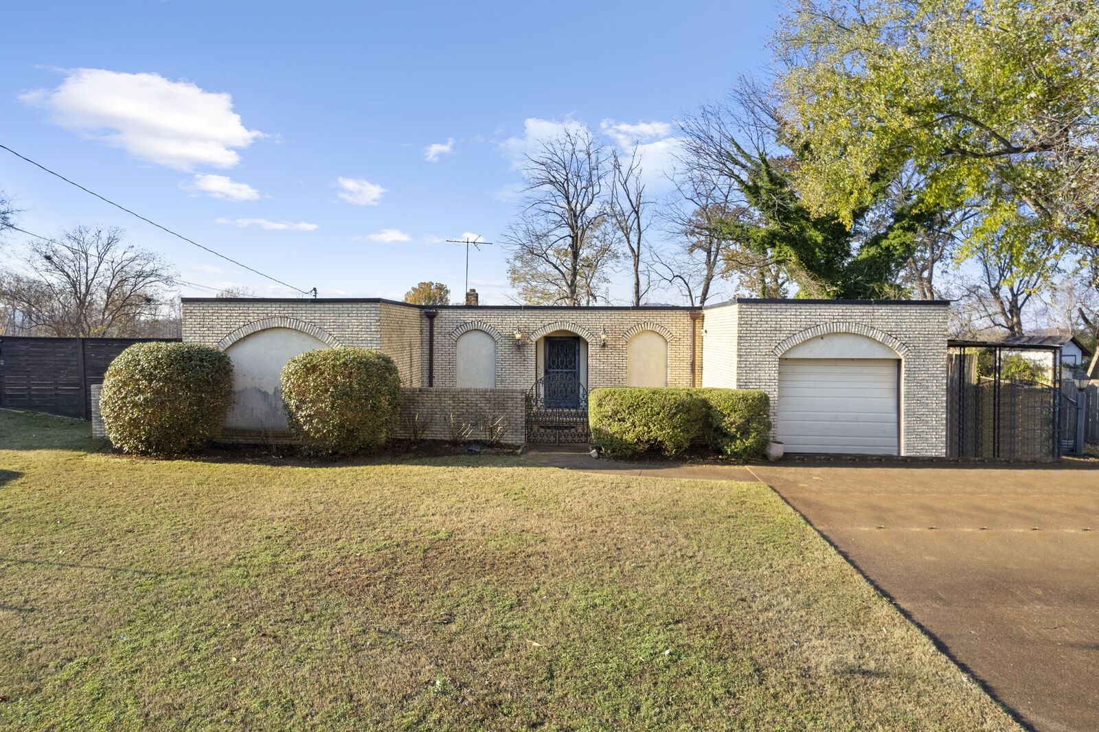 Property Photo: 6556 Upton Ln TN 37209