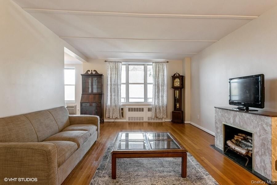Property Photo:  222 Martling Avenue 5L  NY 10591 
