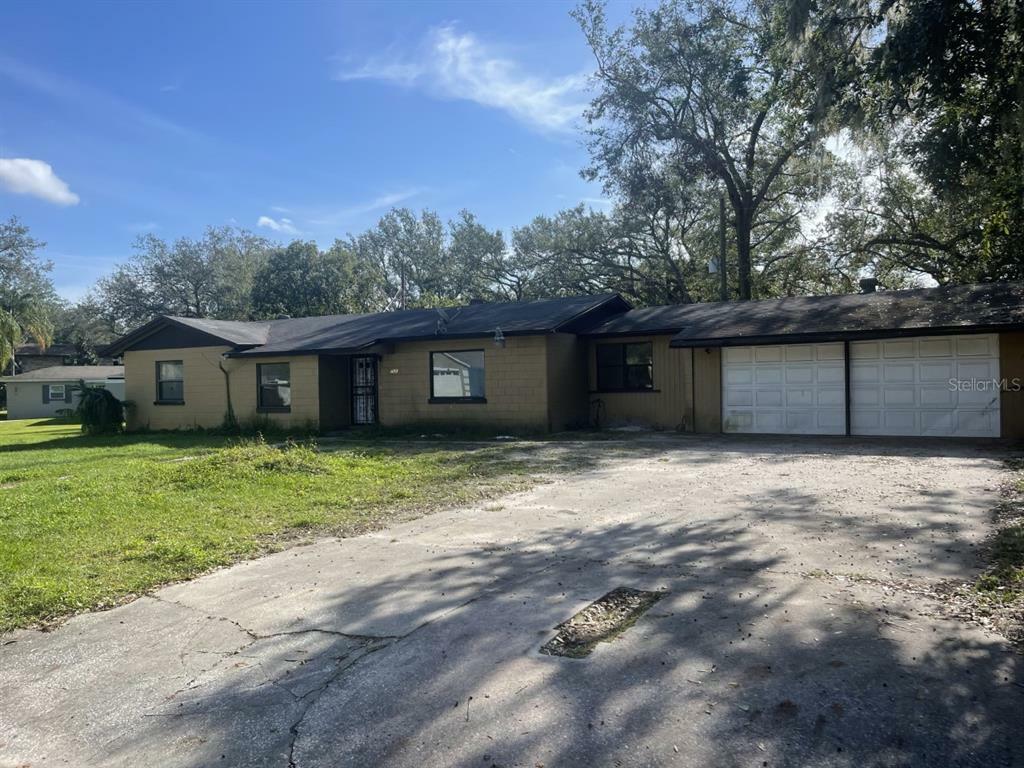 Property Photo: 211 Arcadia Road FL 32771