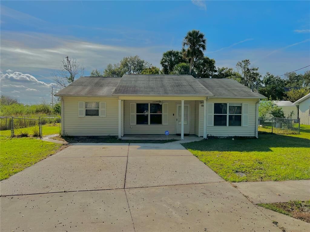 Property Photo: 500 E Caroline Street FL 32778