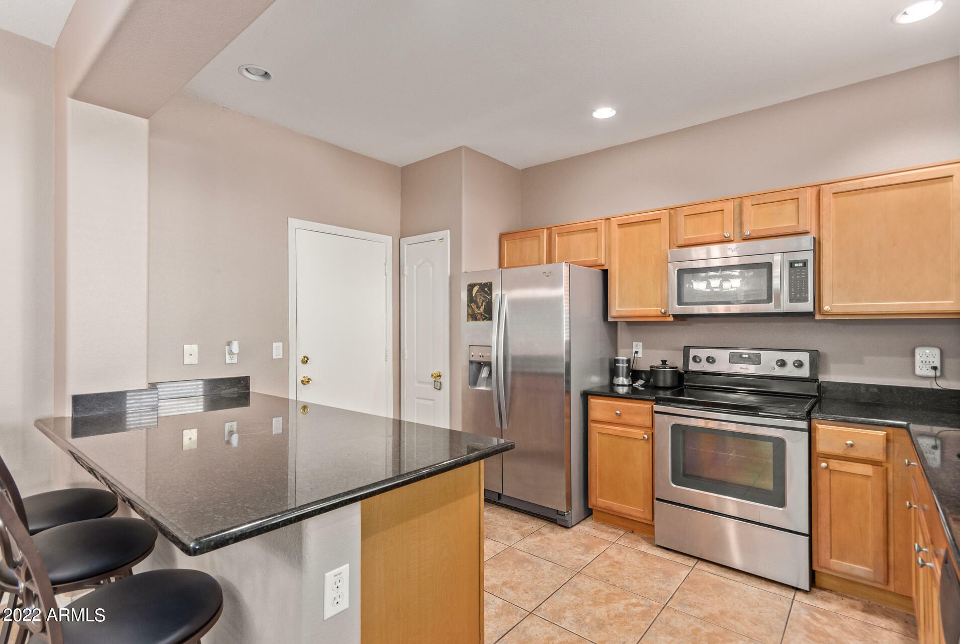 Property Photo:  876 E Bellerive Place  AZ 85249 