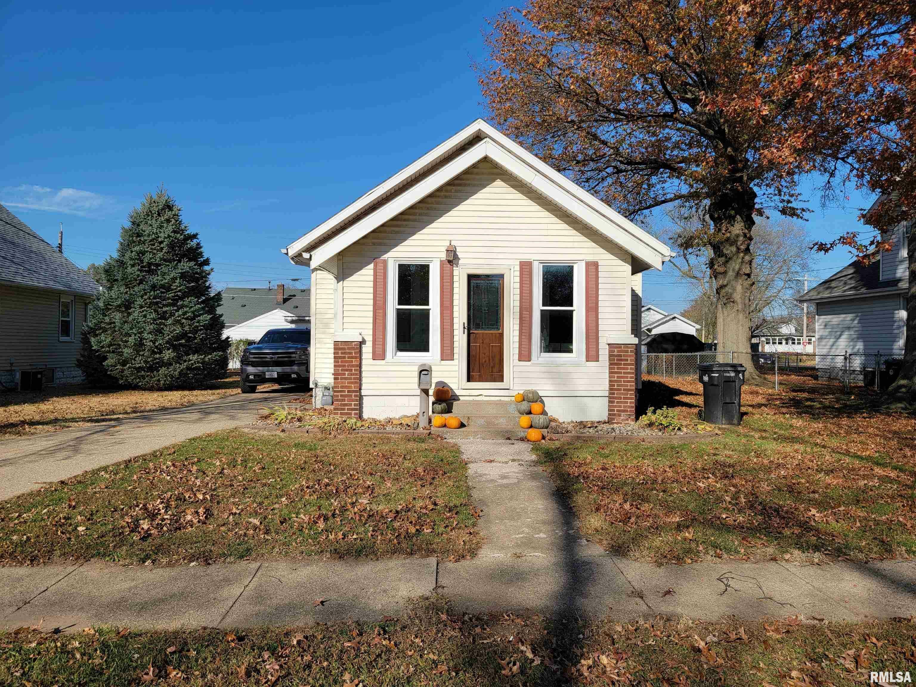 811 Mary Street  Pekin IL 61554 photo