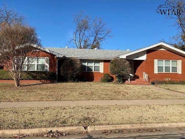 Property Photo:  902 Easy Street  TX 76354-2619 