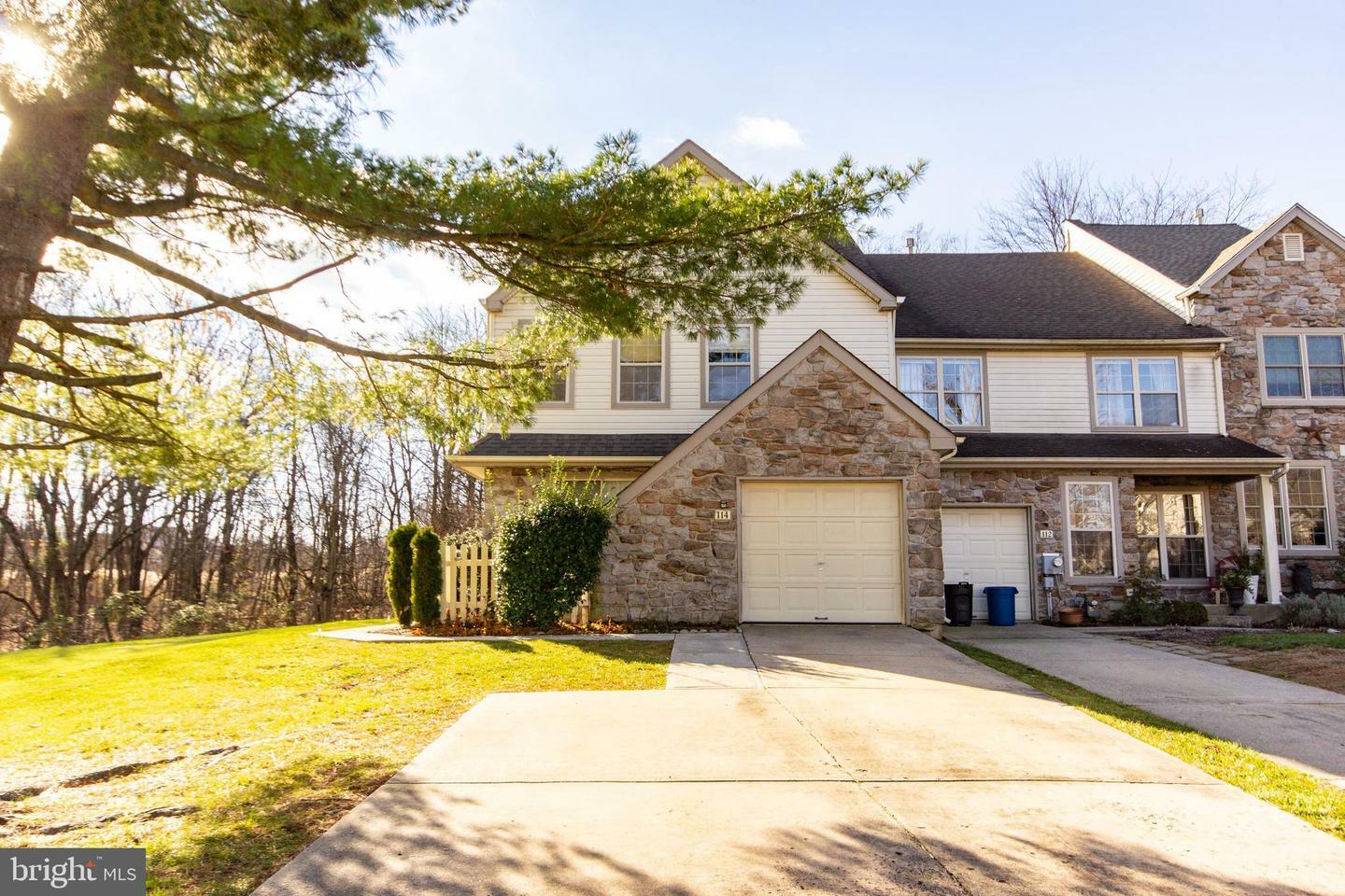 Property Photo:  114 Glennbrook Court  PA 18914 