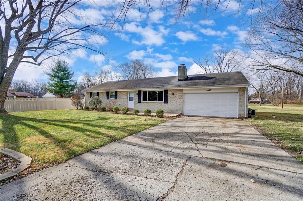 Property Photo: 1417 Eileen Drive OH 45434