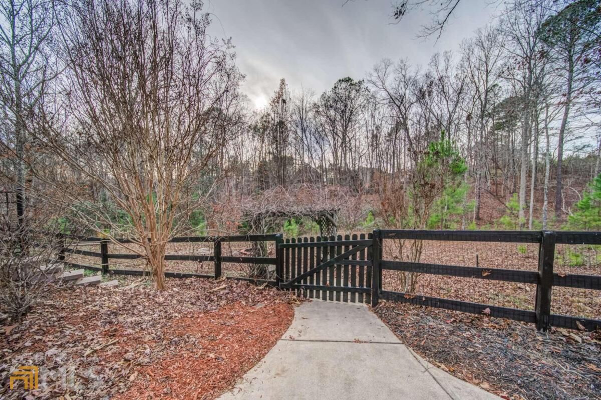 Property Photo:  207 Oakwind Court  GA 30114 