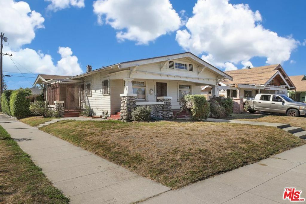 Property Photo: 1800 W 42nd Street CA 90062