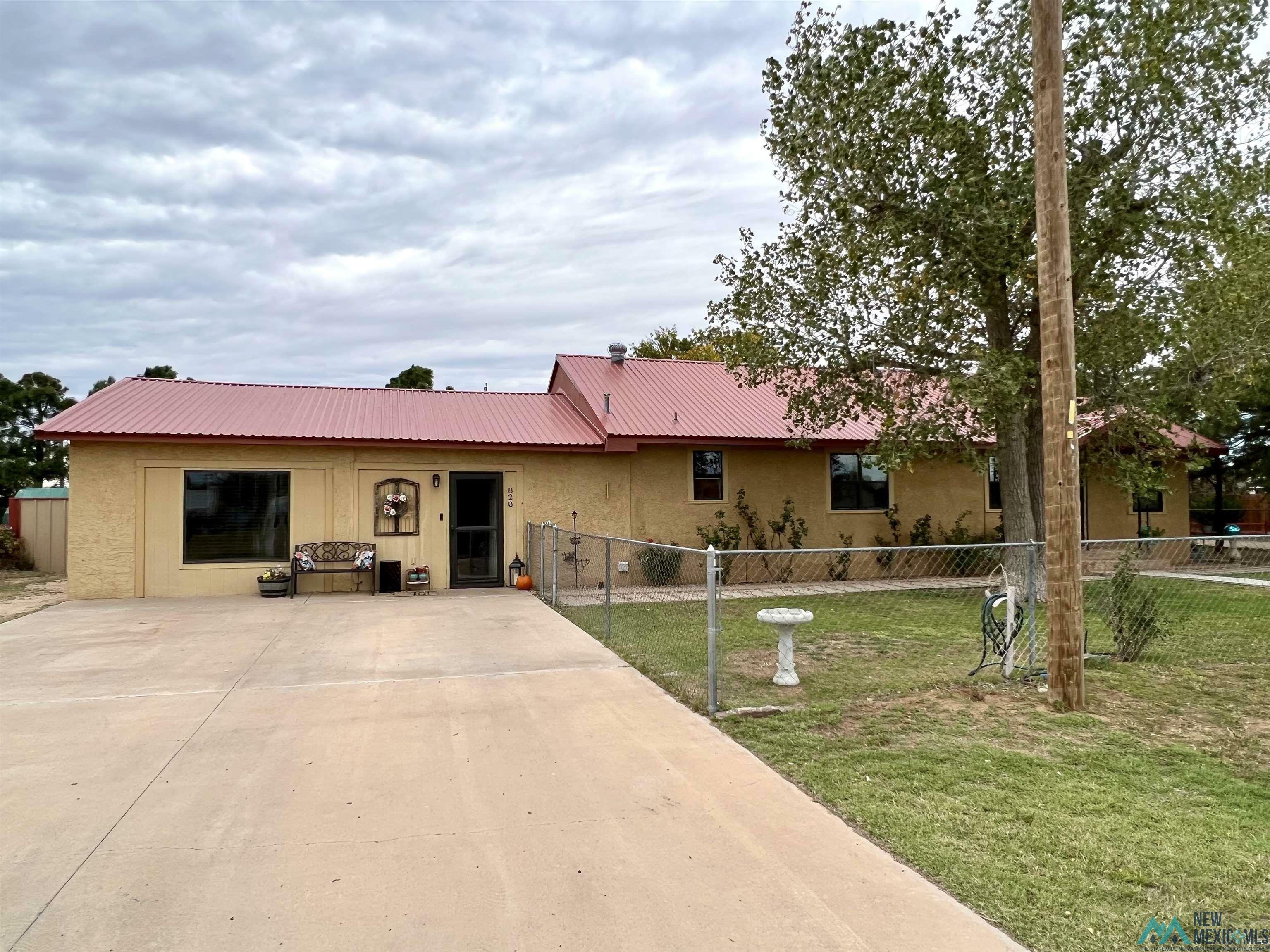 Property Photo: 820 N First Street NM 88124