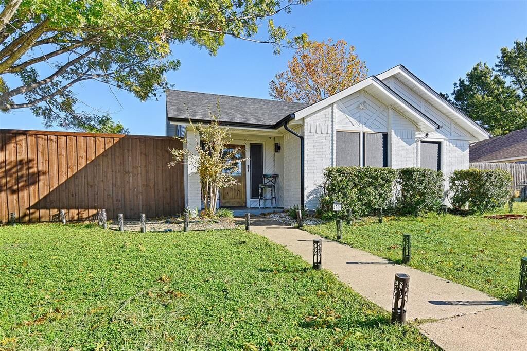 Property Photo:  4709 Scots Briar Lane  TX 76137 
