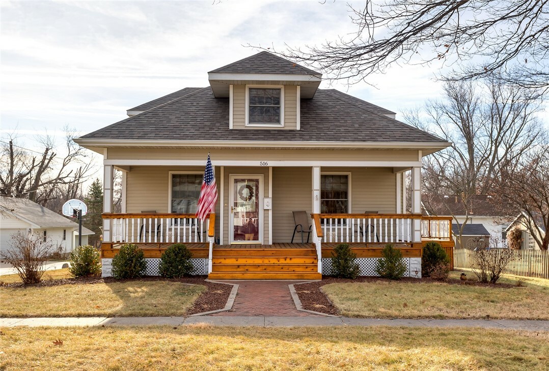 Property Photo:  516 W Second Street  IA 50156 