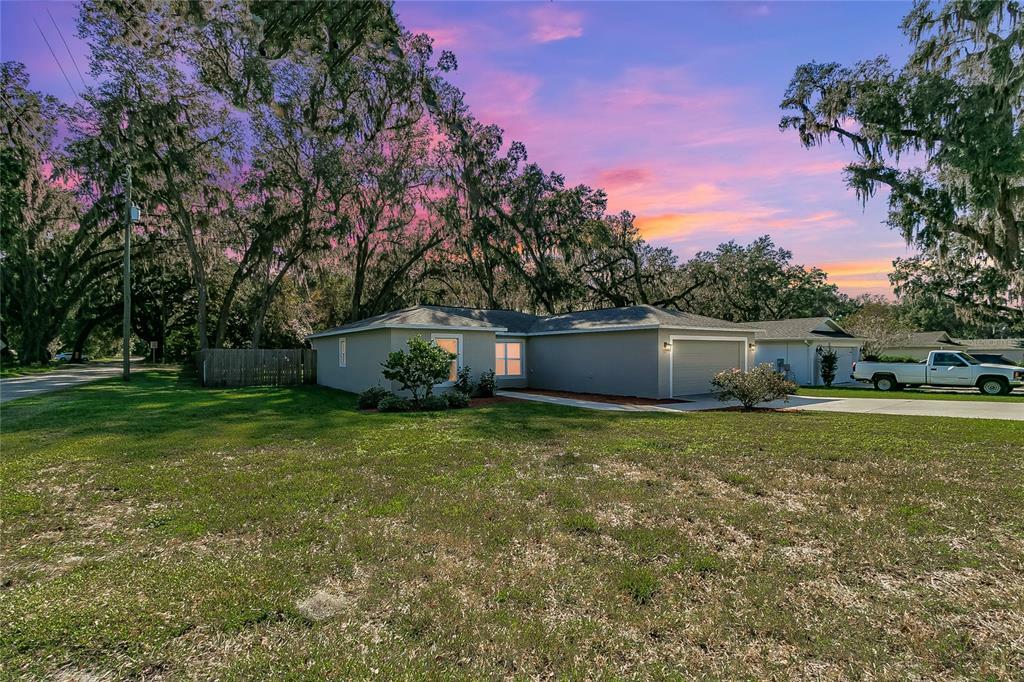 Property Photo:  1090 Barwick Street  FL 34785 