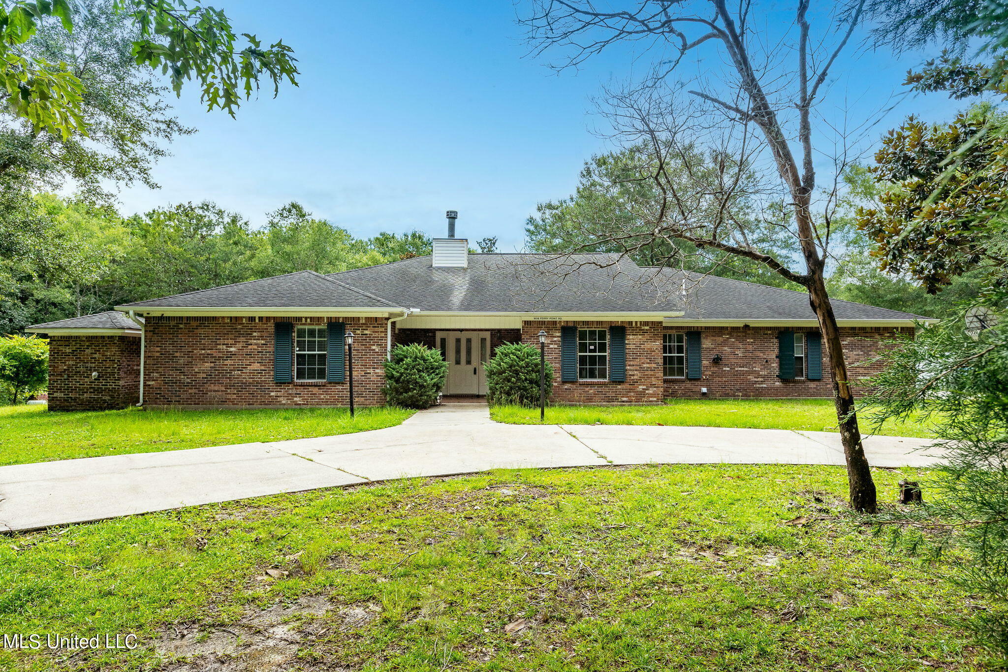 Property Photo:  9018 Ferry Point Road  MS 39553 