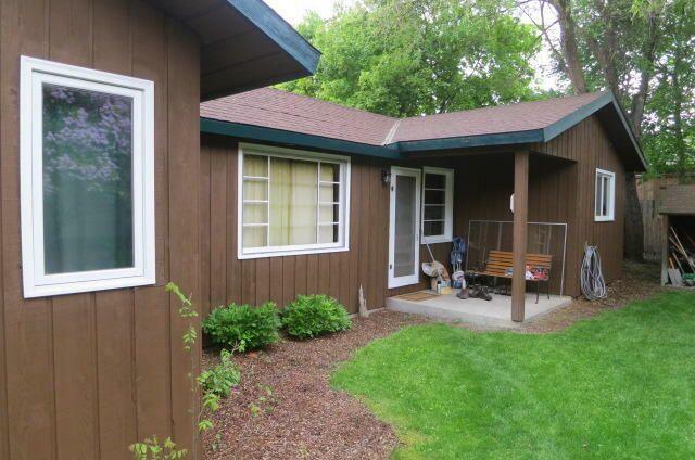 Property Photo:  510 S Elm St  WA 99114 