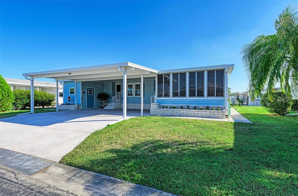 Property Photo: 9012 28th Avenue Drive E FL 34221