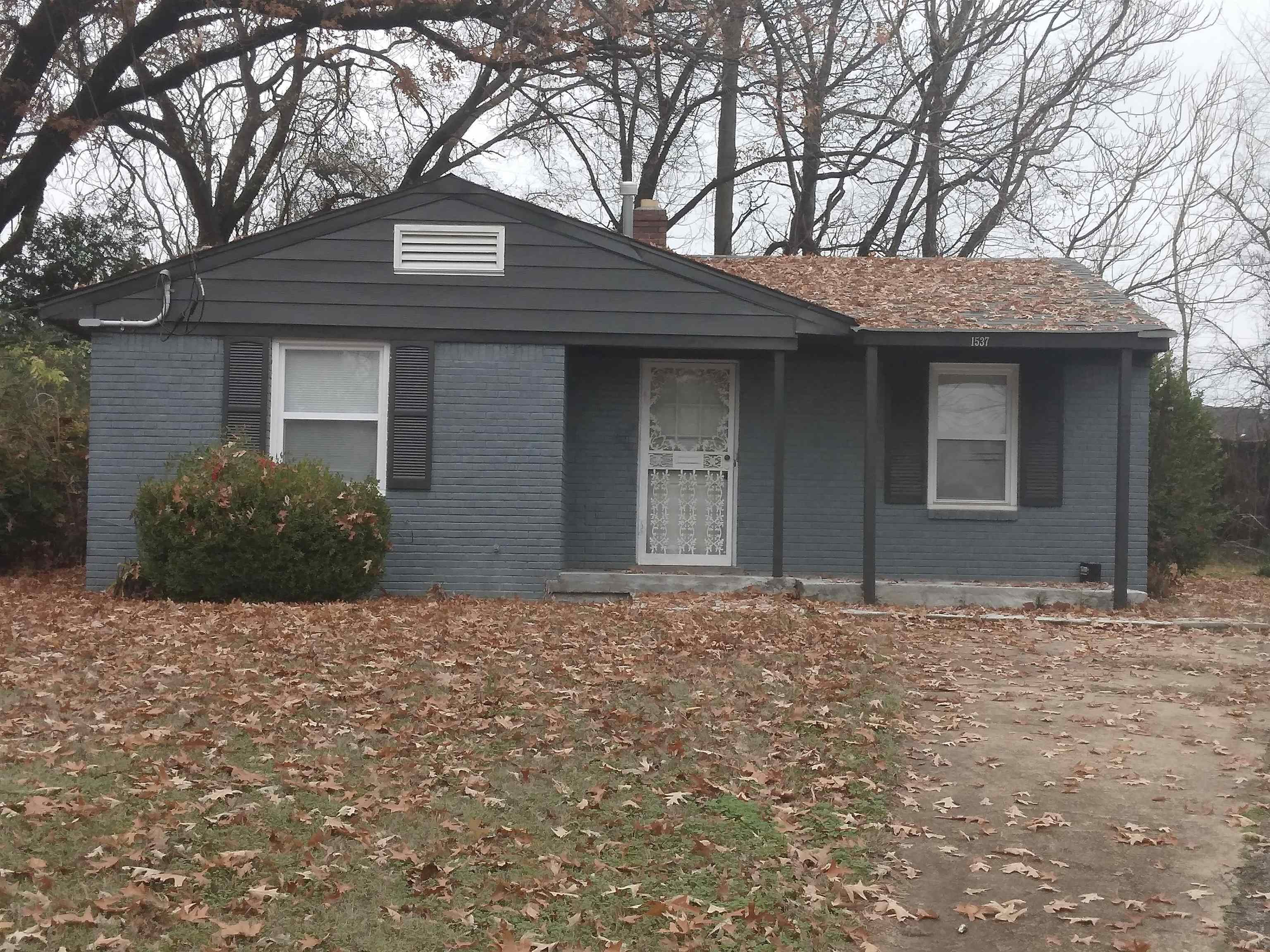 Property Photo: 1537 Dempster Rd E TN 38106