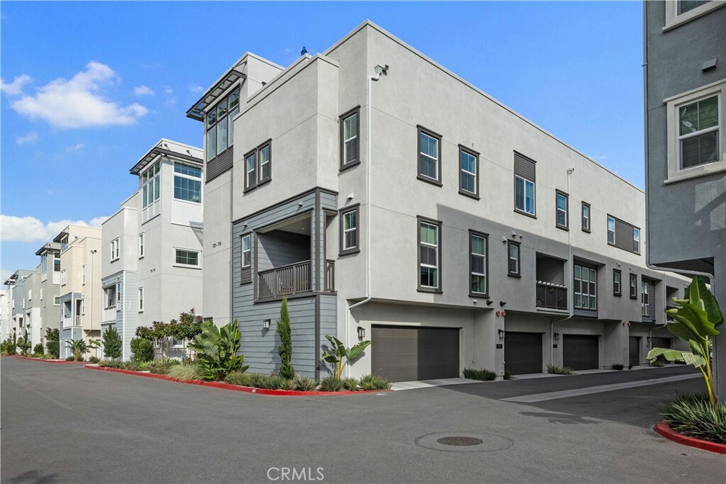 Property Photo:  735 S Mosaic  CA 92805 