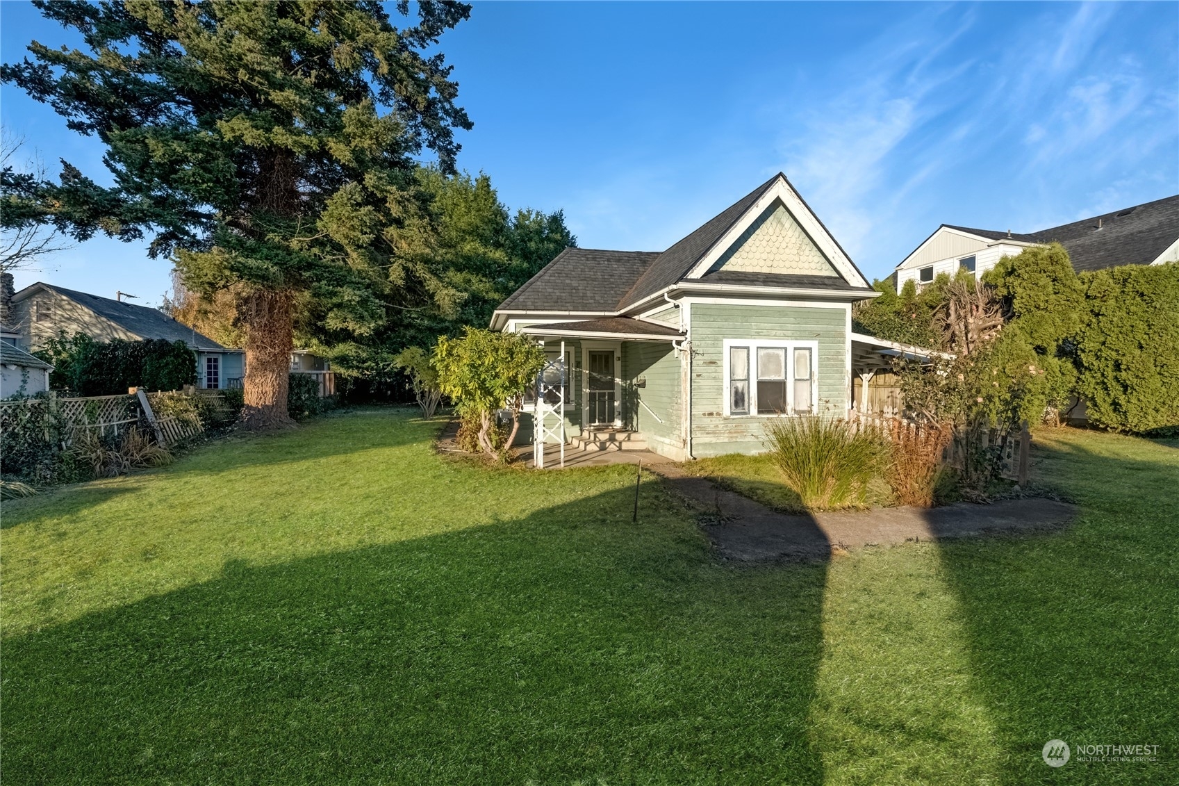 Property Photo:  1317 Harrison Street  WA 98273 