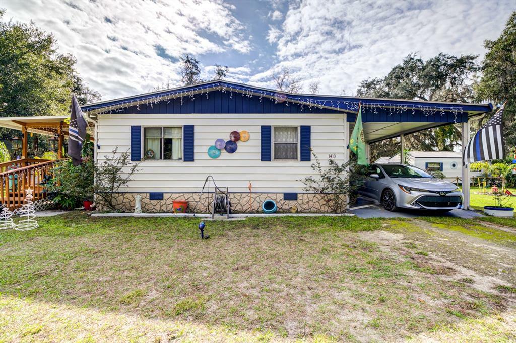 Property Photo:  1413 NW 8th Trail  FL 33538 