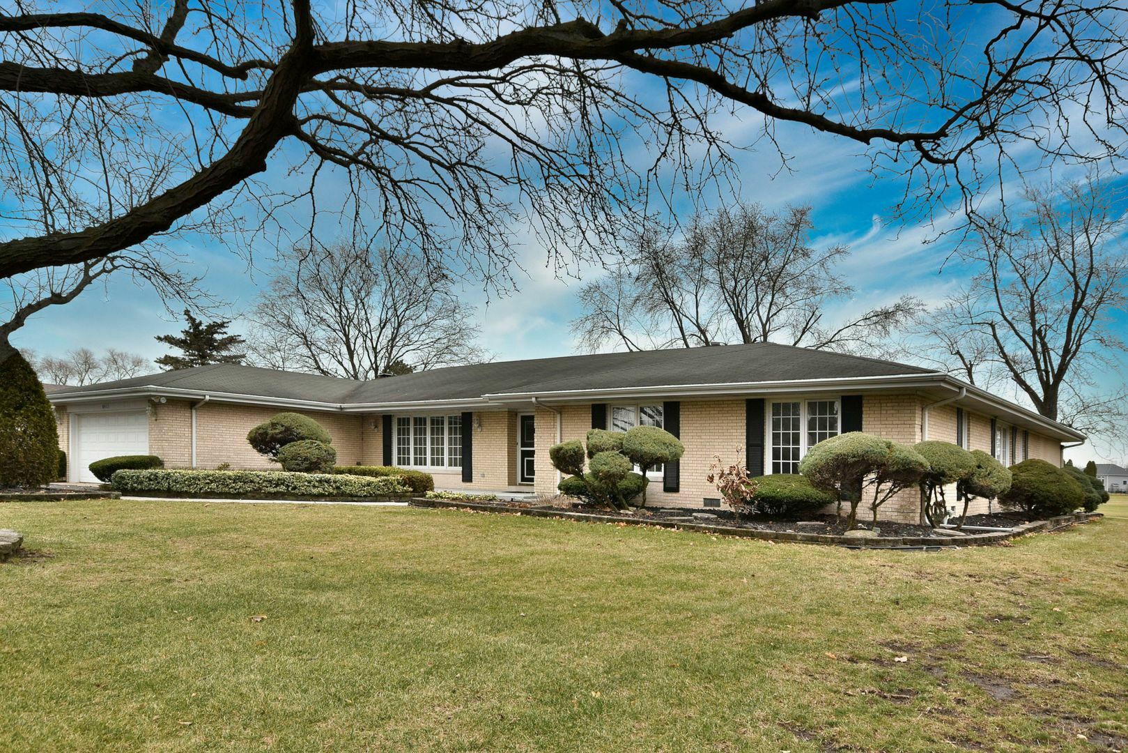Property Photo: 8413 Gleneyre Road IL 60561