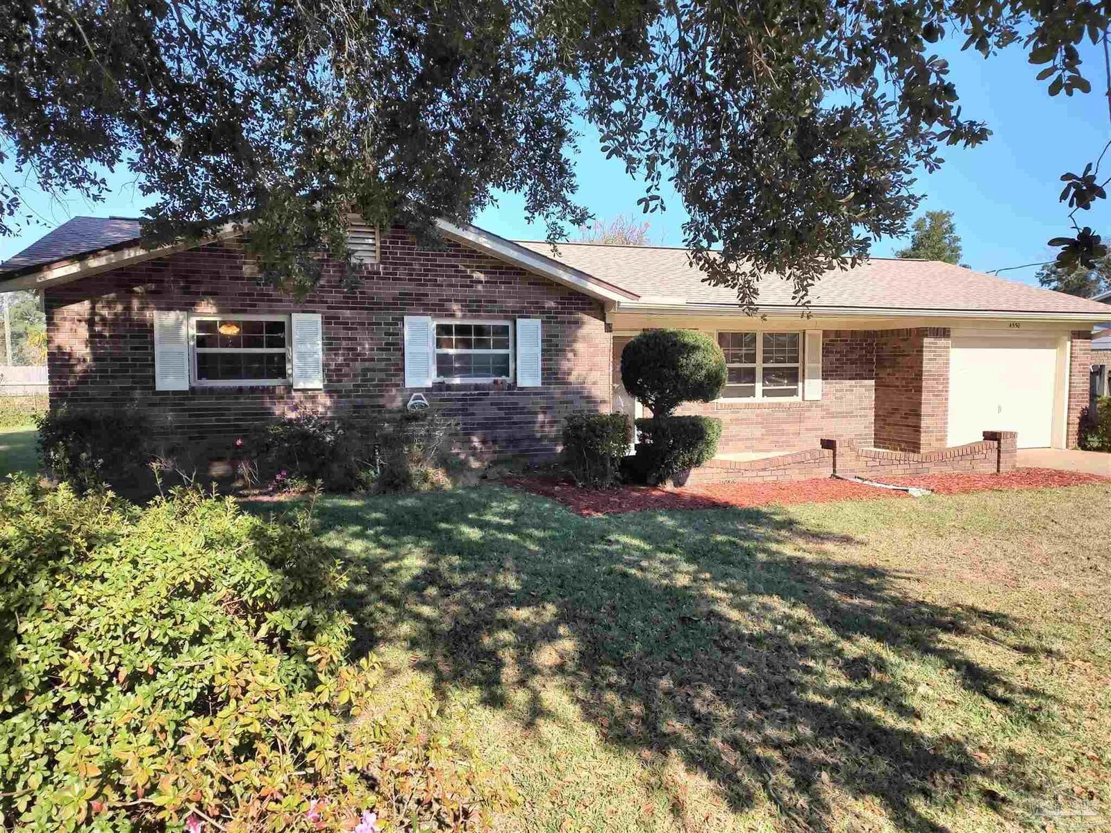 Property Photo:  4550 Lighthouse Ln  FL 32514 